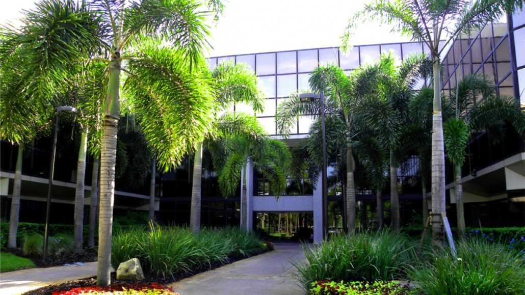 Maitland-Front-Entrance11-f73672585b0449bfd8b015f0b4a95dda